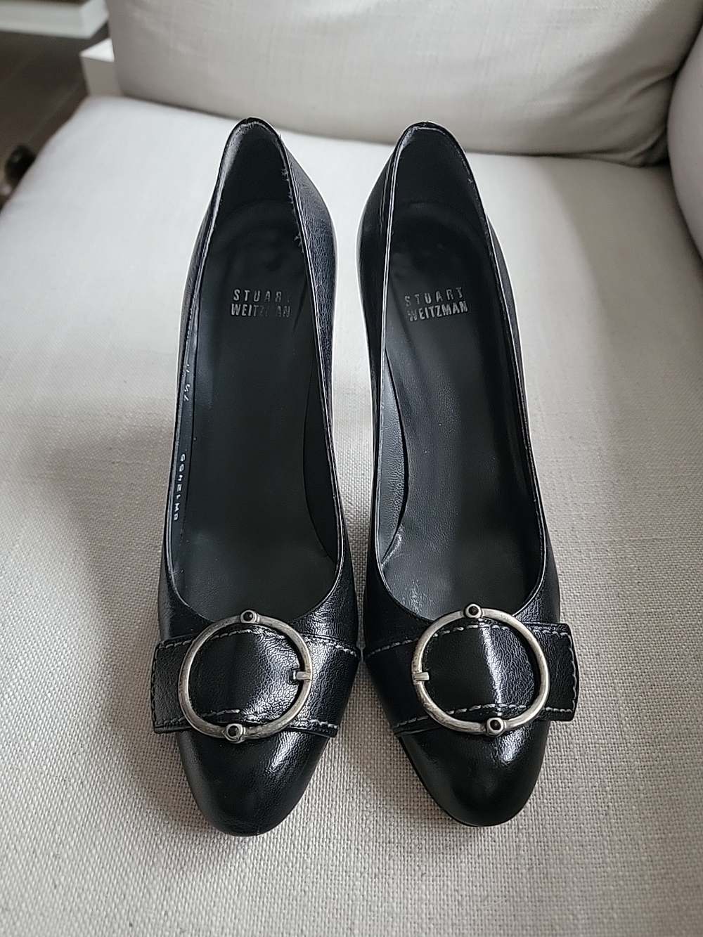 Stuart Weitzman Womens Black Leather Slip On Pumps Size 7.5 Buckle Toe
